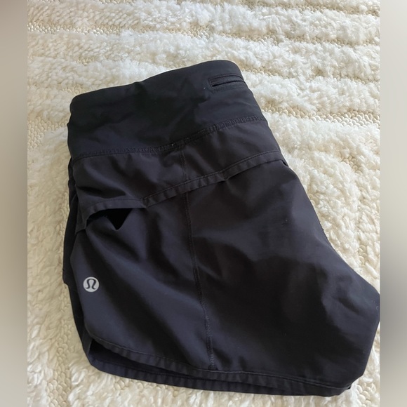 Lululemon Black 2.5 Inch Speed Short - Picture 7 of 8